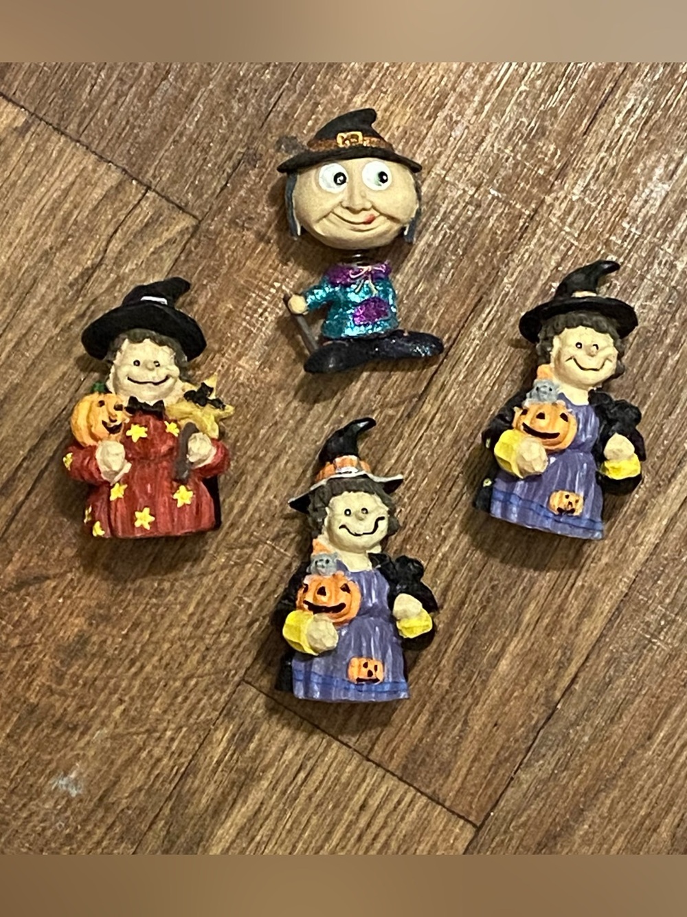 Set Lot Of 4 Halloween Witch Witches Figurines Bobblehead Resin Ceramic 3.5”H